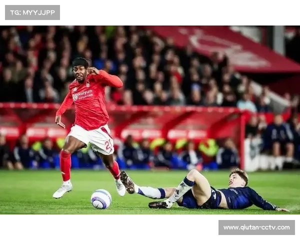 诺丁汉森林客场三球完胜利物浦，凭借争议进球取两连胜